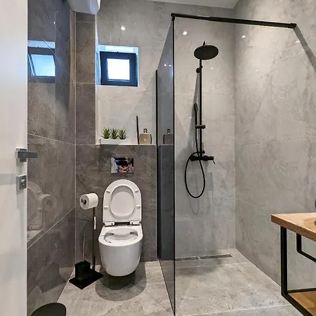 Beyond Breathtaking Modern Sir Perfect Lejlighed *